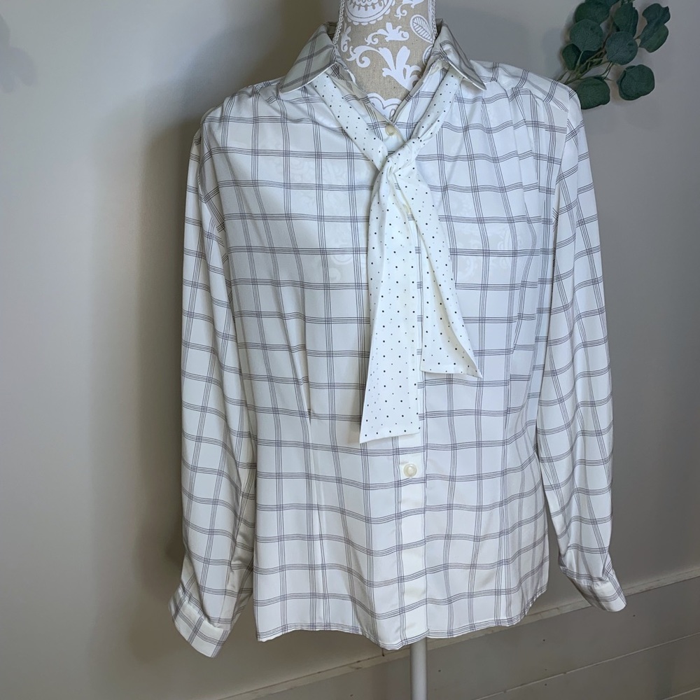 Evan Picone Button Up blouse - Picture 2 of 6